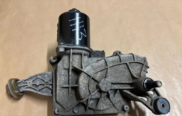 Front wiper linkage