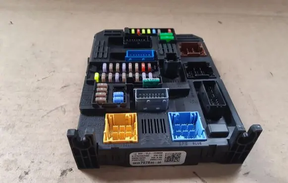Nissan Pathfinder R51 Fuse box set 9830707880EL5