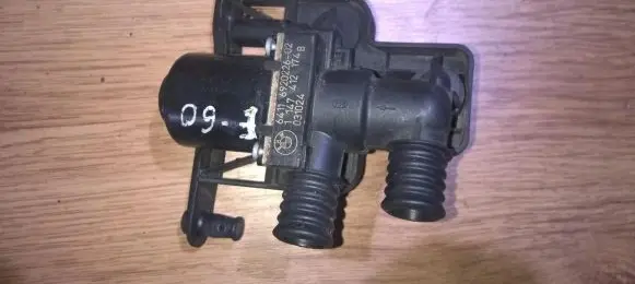 BMW 5 E60 E61 Coolant heater control valve 6411692022602 64116920226-02