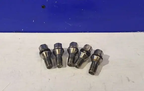Maserati Ghibli Nuts/bolts