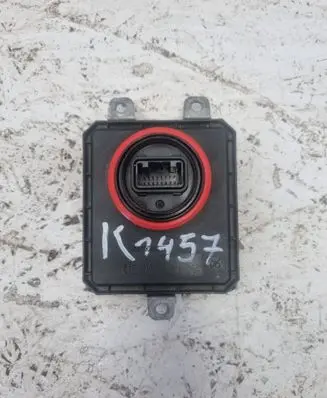 Mitsubishi Outlander Voltage converter/converter module ecm921-70e10