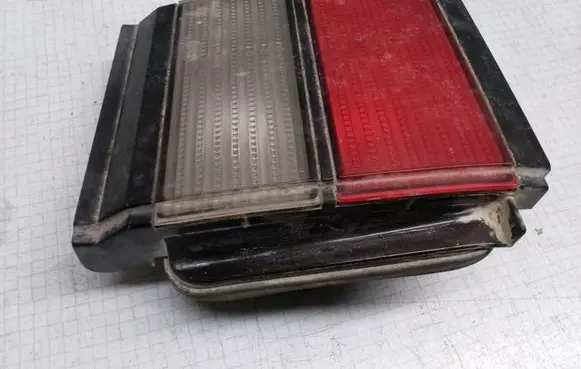 Volkswagen PASSAT B3 Tailgate rear/tail lights 357945108 321945259