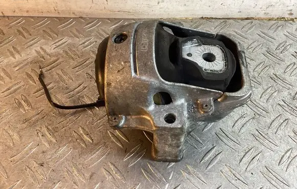 Porsche Macan (95B) Engine mount bracket 8R0199381