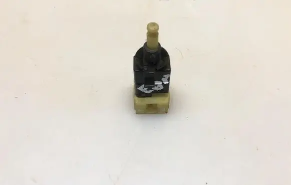 Mercedes-Benz E W210 Brake pedal sensor switch A0015456409