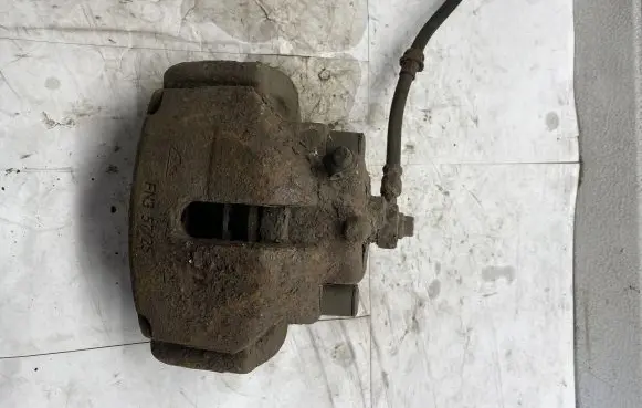 Opel Zafira A Front brake caliper