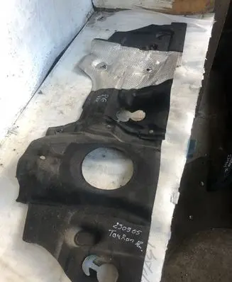 Volkswagen Touran III Heat shield in engine bay 5qb863353b