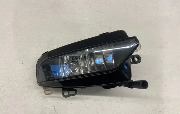 Audi A3 S3 8V Front fog light 8V0941700C 1NE01083210 0108321000388530