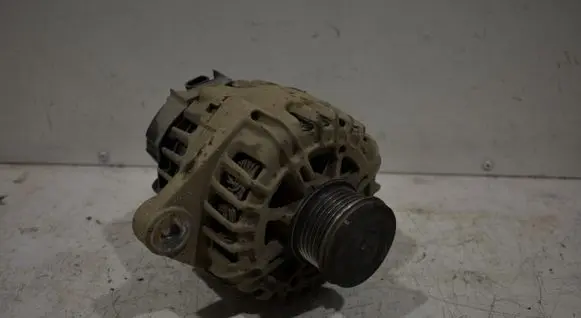 Opel Zafira C Generator/alternator 13588306