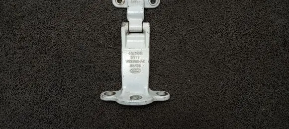 Ford Transit Tailgate/trunk/boot hinge V42982