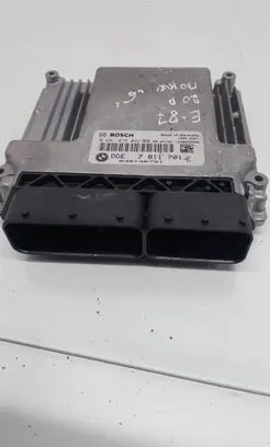 BMW 1 E81 E87 Engine control unit/module 7811701 0281015042