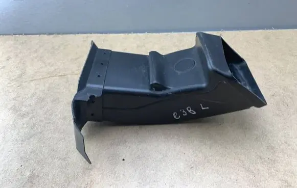 BMW 7 E38 Brake cooling air channel/duct 8125968 51718125968