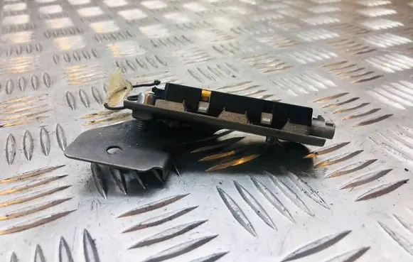 Volkswagen Touran I Antenna control unit 1T0971501H