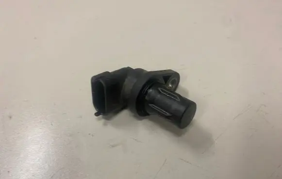 Mercedes-Benz C W204 Camshaft position sensor A0041539628 0282103050