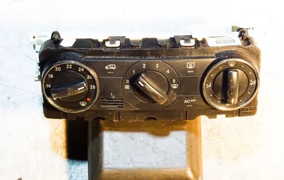 Mercedes-Benz A W169 Climate control unit A1698300585