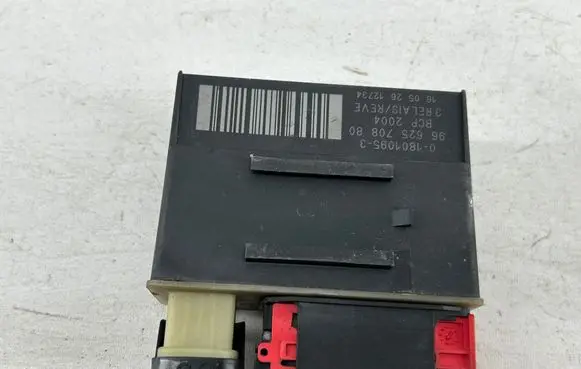 Peugeot 308 Glow plug pre-heat relay 018010953 9662570880