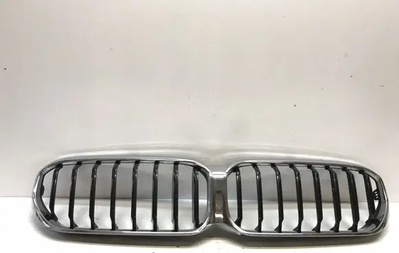 BMW 5 G30 G31 G38 ACC Distronic radar sensor grill/trim 94642185113185178