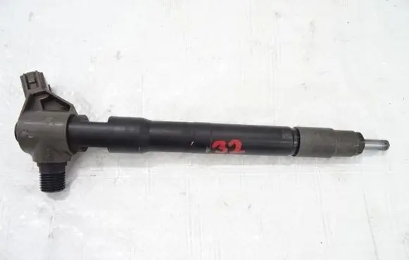 Mazda CX-5 Fuel injector SH01-13H50