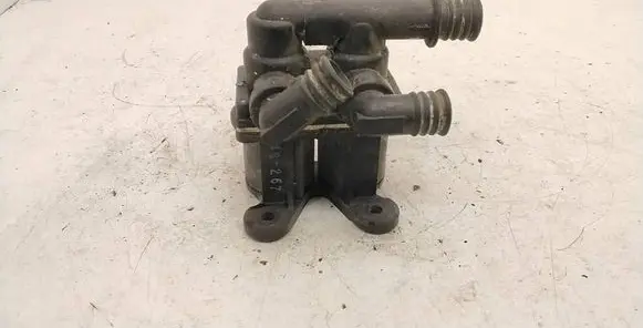 BMW 5 E34 Coolant heater control valve 1147412042