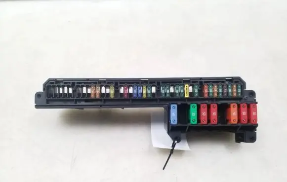 BMW 5 E60 E61 Fuse module 6957330