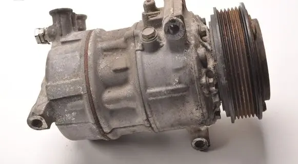 Opel Insignia A Air conditioning (A/C) compressor (pump) 13367373