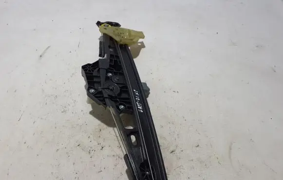 Renault Captur II Front window lifting mechanism without motor 807215326R