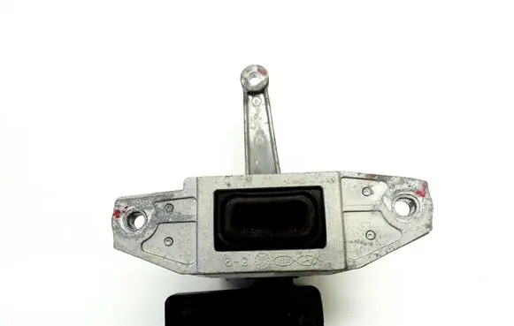Engine mount bracket