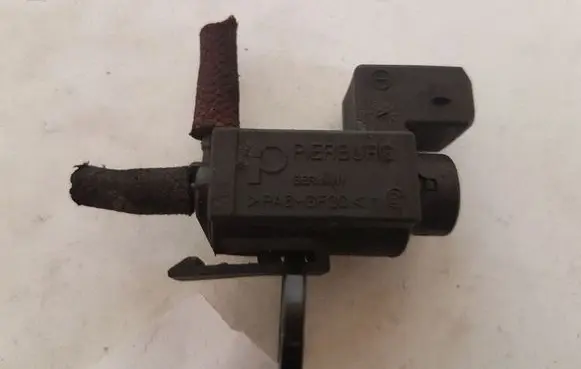 BMW 3 E90 E91 Turbo solenoid valve 70231800 7810831