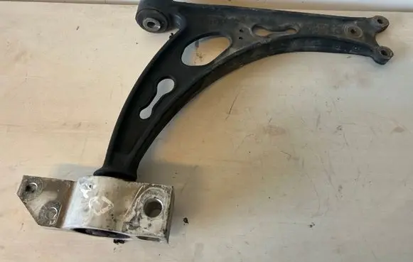 Volkswagen Eos Front lower control arm/wishbone 1K0407153G