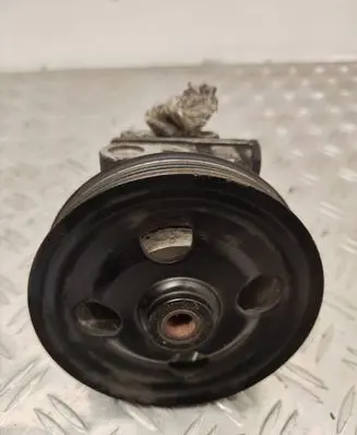 Volvo V70 Power steering pump Fkk077