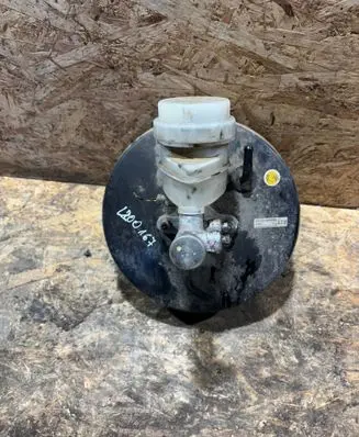 Mitsubishi L200 Brake booster F01G0610RH