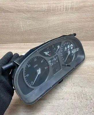 Renault Laguna II Speedometer (instrument cluster) 8200170305