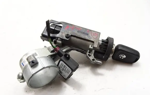 Opel Astra J Ignition lock 20939745 13480411319