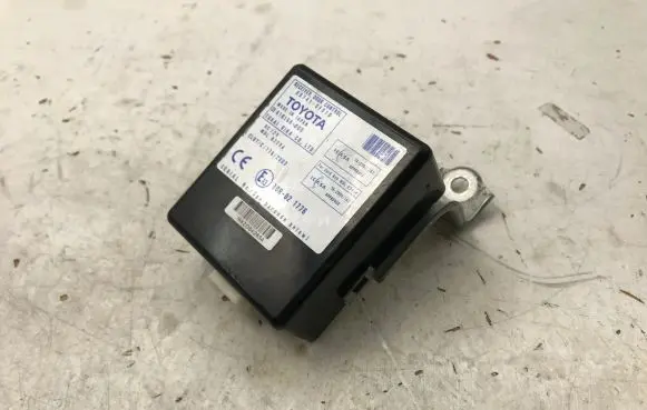 Toyota Corolla Verso AR10 Door control unit/module 897410F010 61B168000