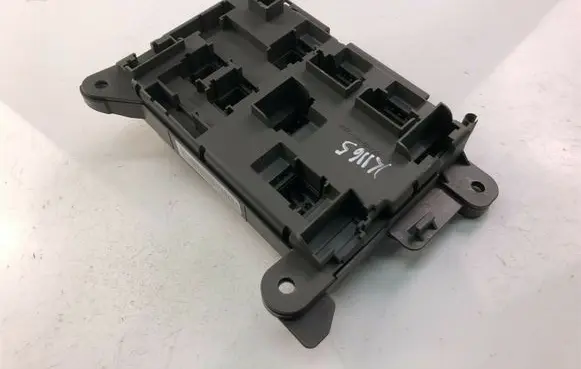 BMW X5 E70 Fuse box set B010105300 K1165