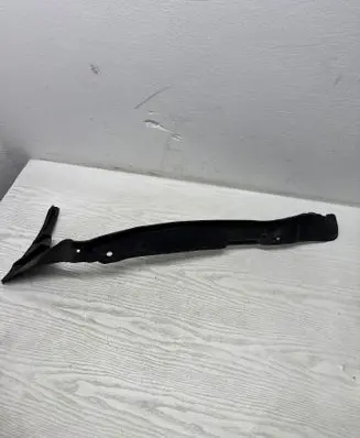 Audi Q7 4L Fender end trim 4L0821112