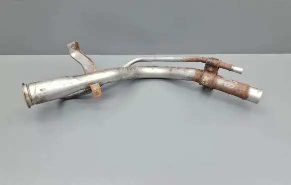 Fuel tank filler neck pipe