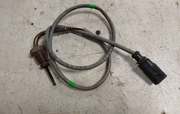 Volkswagen PASSAT B8 Exhaust gas temperature sensor 04L906088BL