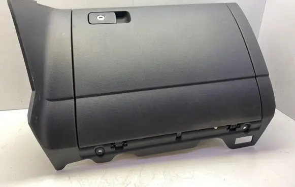 Glove box