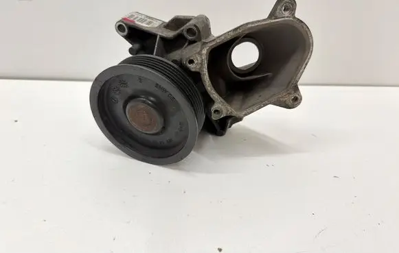 BMW 5 E60 E61 Water pump 7790045
