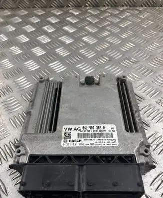 Volkswagen PASSAT B8 Engine control unit/module 04L907309R