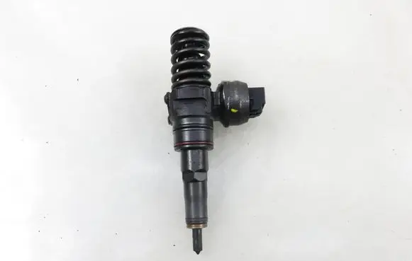 Volkswagen Golf IV Fuel injector 0414720037 038130073AJ