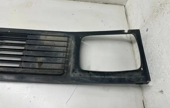 Mercedes-Benz 208 308 Front grill