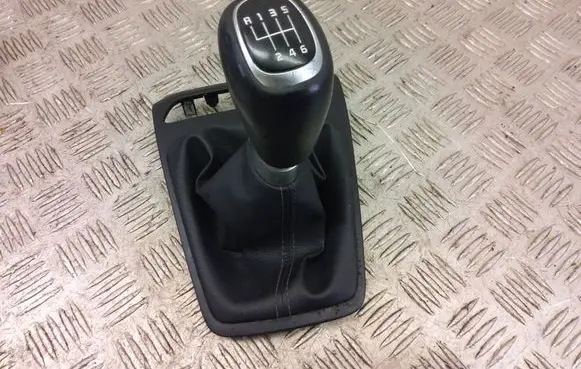 KIA Stonic Gear lever shifter trim leather/knob 84655H8900