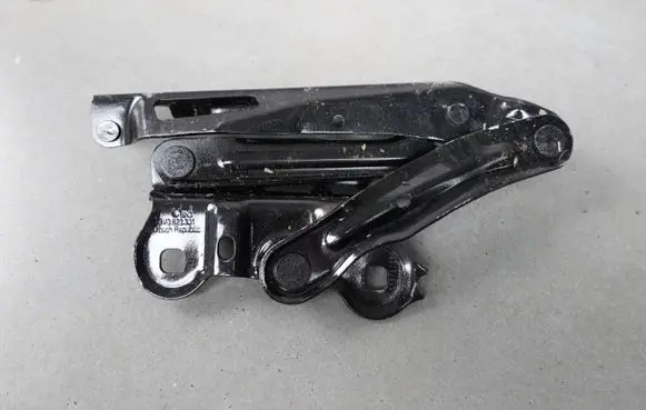 Skoda Superb B8 (3V) Engine bonnet/hood hinges 3V0823301