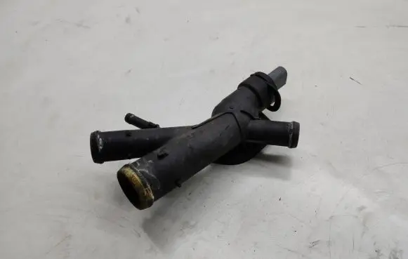 Volkswagen Tiguan Engine coolant pipe/hose 03L121131AA