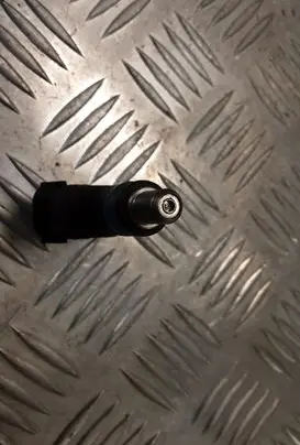 Fuel injector