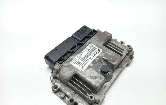 Fiat 500 Engine control unit/module 51892038