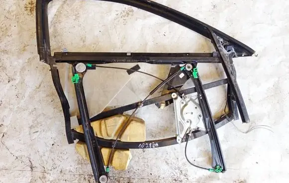 Audi A4 S4 B5 8D Front door window/glass frame 8d0837754