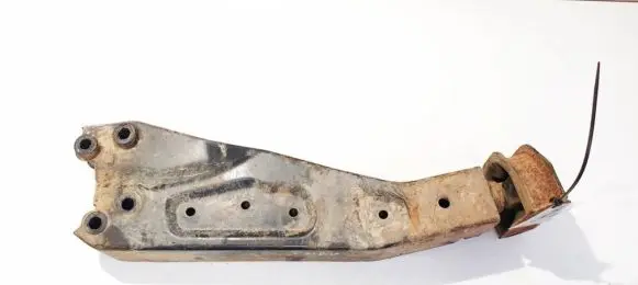 Honda HR-V Engine mount bracket