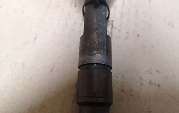 Volkswagen Polo IV 9N3 Fuel injector 028130203F 0432193600